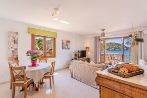 TV - Apartment 'Bellavista Port De Soller' with Sea View, Private Terrace and Wi-Fi (Port de Sóller)