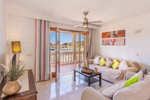 TV - Apartment 'Bellavista Port De Soller' with Sea View, Private Terrace and Wi-Fi (Port de Sóller)