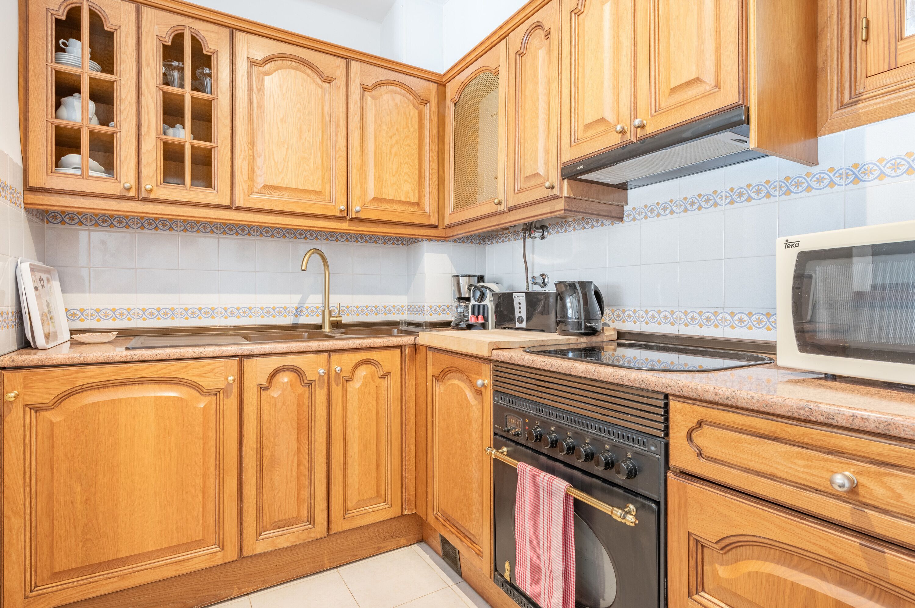 Refrigerador, horno, parrilla de estufa y lavavajillas 