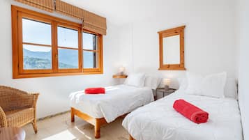 2 bedrooms, iron/ironing board, free WiFi, bed sheets