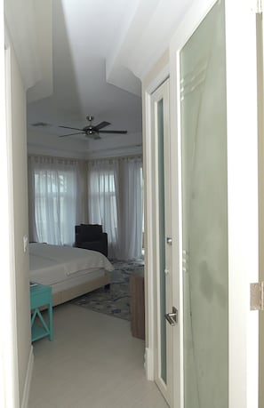 3 chambres, fer et planche à repasser, Wi-Fi, draps fournis
