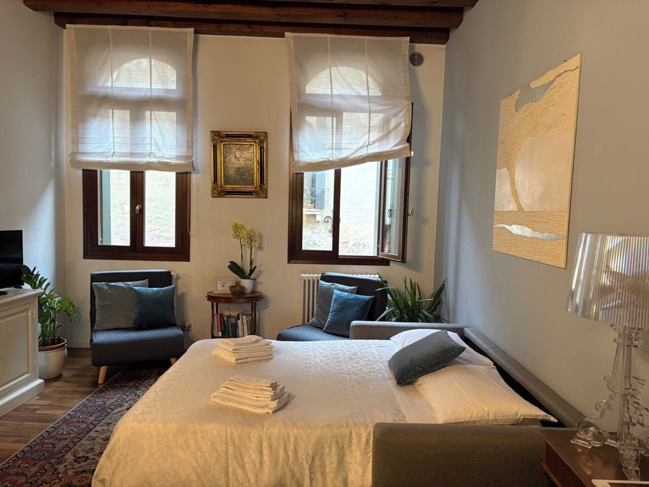 1 chambre, fer et planche à repasser, Wi-Fi gratuit, draps fournis