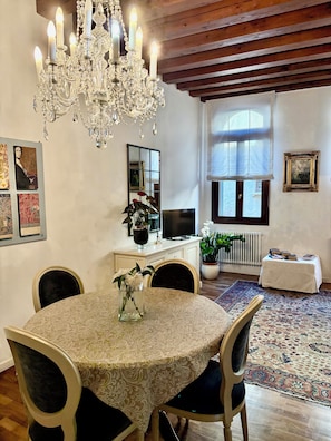 Dining - Charming apartment in the heart of the city (Treviso)