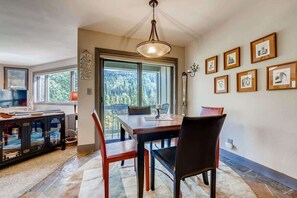 Dining - Platinum Frost Fire, Hot Tub access, Near Slopes! (Keystone)