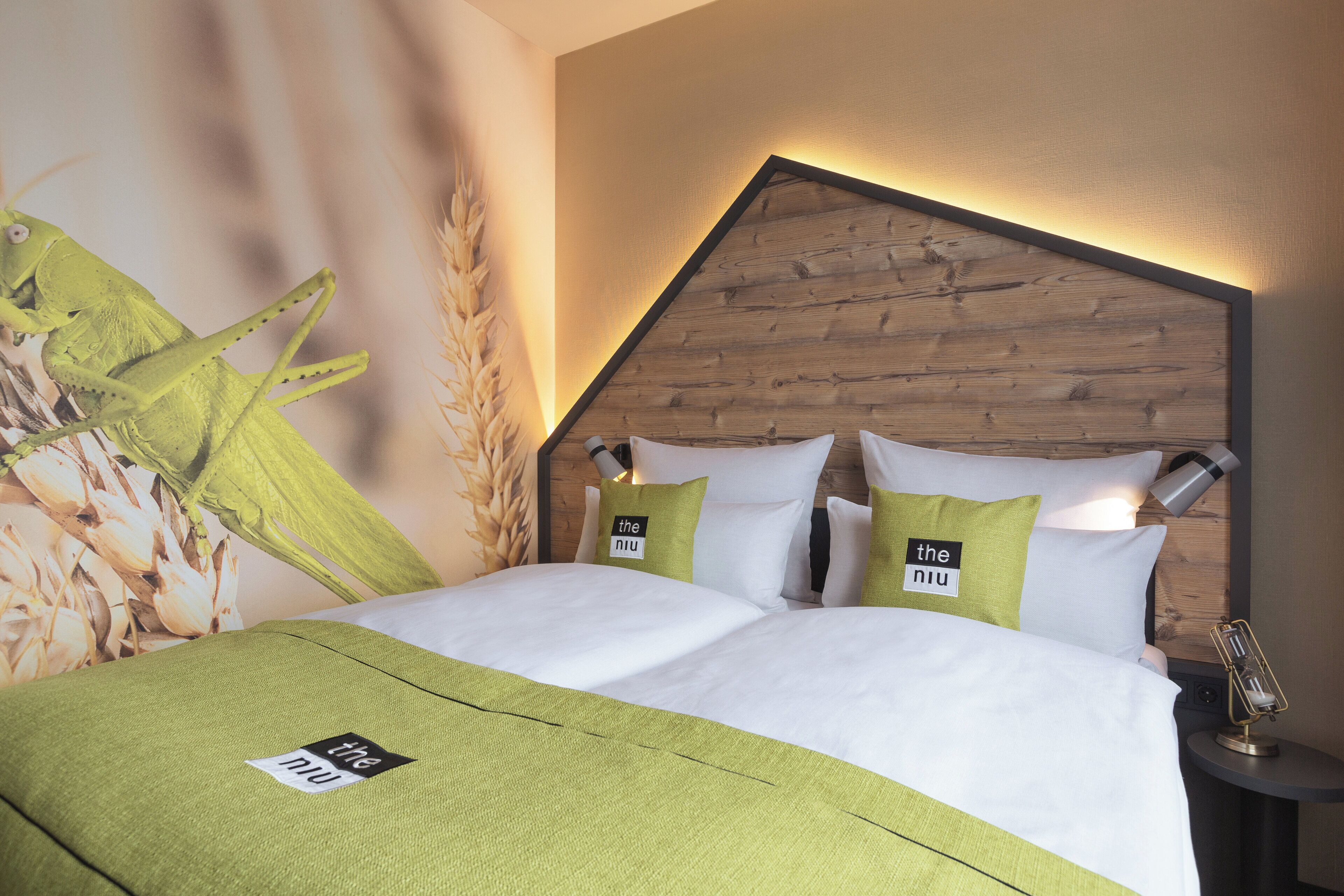 in-room safe, soundproofing, free wifi, bed sheets