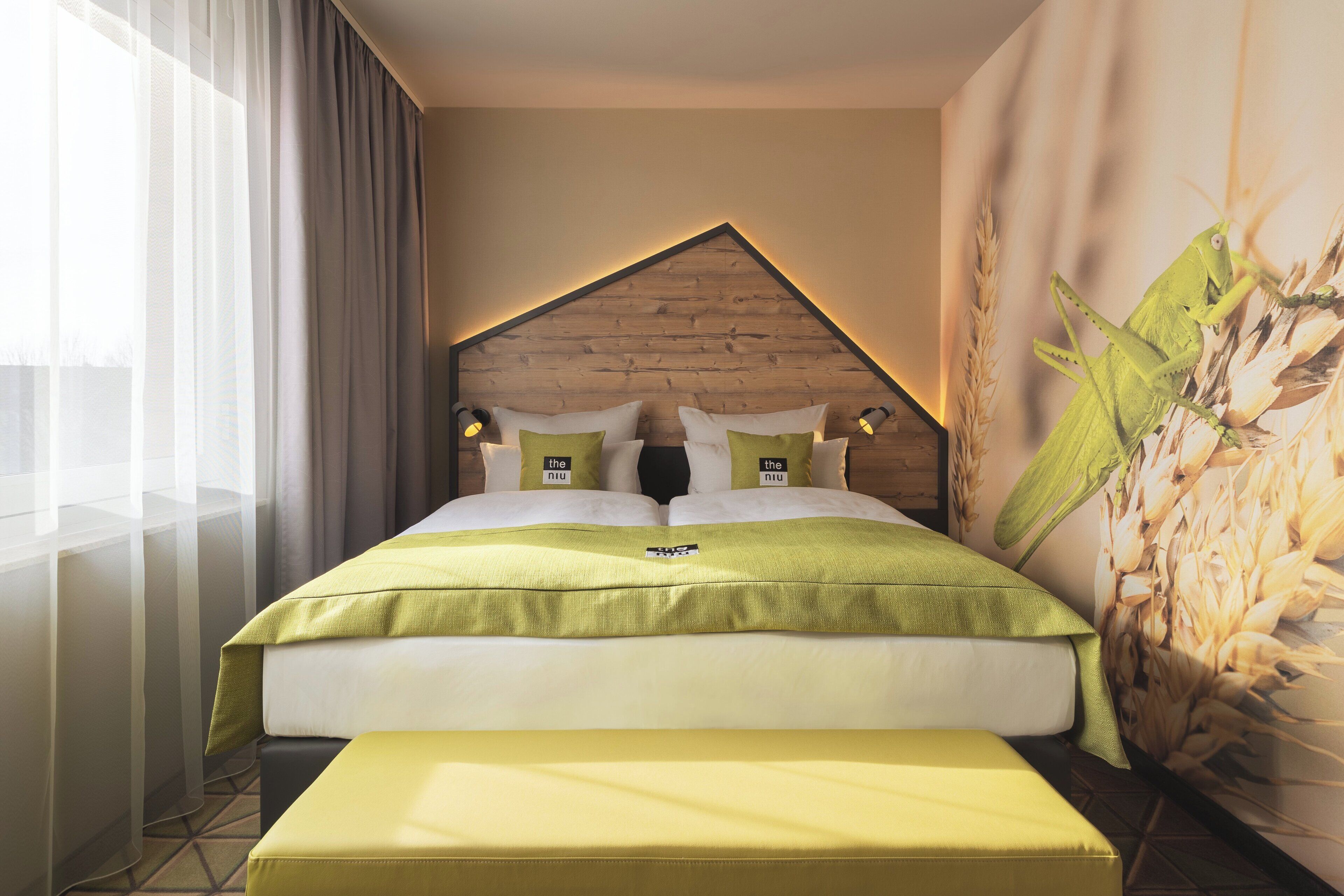 in-room safe, soundproofing, free wifi, bed sheets