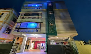 Façade de l’hébergement - soirée/nuit