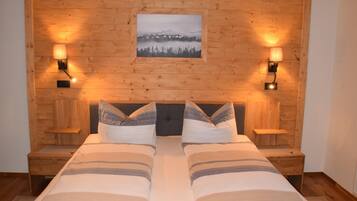 Double Room | WiFi, bed sheets