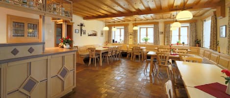 Free daily continental breakfast