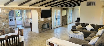 The perfect Vacation Pool house 