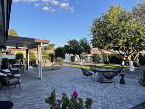 Outdoor dining - Perfectly located in Scottsdale to ALL  (Scottsdale)