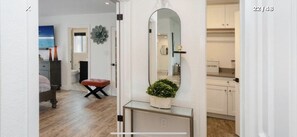 3 bedrooms, desk, iron/ironing board, free WiFi - Perfectly located in Scottsdale to ALL (Scottsdale)