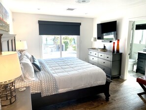 3 bedrooms, desk, iron/ironing board, free WiFi - Perfectly located in Scottsdale to ALL  (Scottsdale)