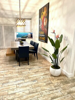 Dining - Perfectly located in Scottsdale to ALL  (Scottsdale)