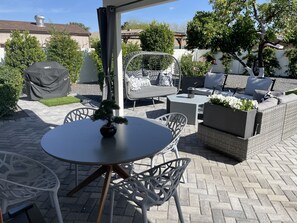 Outdoor dining - Perfectly located in Scottsdale to ALL (Scottsdale)