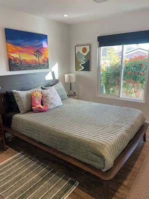 3 bedrooms, desk, iron/ironing board, free WiFi