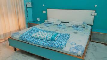 2 slaapkamers, een bureau, een strijkplank/strijkijzer, gratis wifi