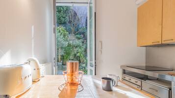 Comfort Apartment | Private kitchen | Fridge, oven, stovetop, dishwasher