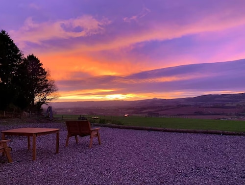 Woodhead Shepherds Hut - Sleeps 2 - Mailer Farm
