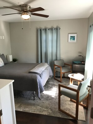 1 habitación, escritorio, tabla de planchar con plancha y wifi gratis