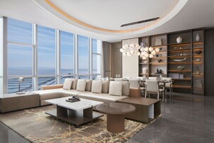 Minibar, in-room safe, desk, laptop workspace