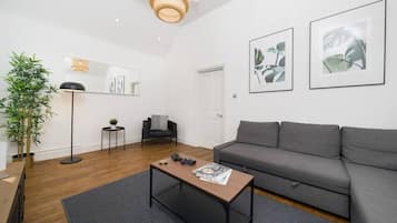 Smart TV, video-game console, Netflix, streaming services