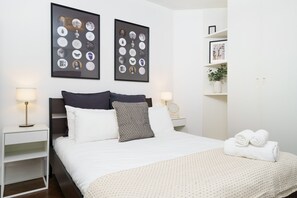 3 bedrooms, iron/ironing board, free WiFi, bed sheets - LUXURY/HUGE! 3 BEDR/4BEDS/ COVENT GARD 5MIN SUBWAY (London)
