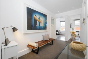 Interior - LUXURY/HUGE! 3 BEDR/4BEDS/ COVENT GARD 5MIN SUBWAY (London)