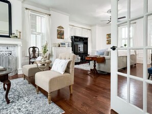 Smart TV, fireplace, table tennis