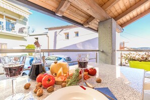 Outdoor dining - Holiday Home Kastav (Kastav)