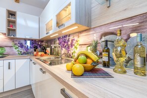 Maison Familiale, plusieurs chambres, côté montagne (Holiday Home Kastav) | Cuisine privée | Réfrigérateur, four, plaque de cuisson, lave-vaisselle