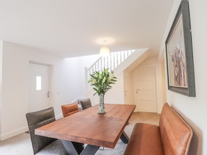 Cottage | Interior - Lochside, 1 The Corries (Spean Bridge)