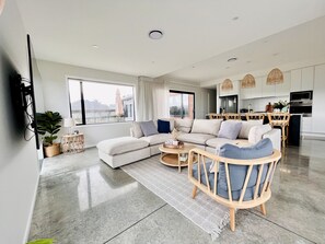 TV connectée, Netflix, livres, services de streaming