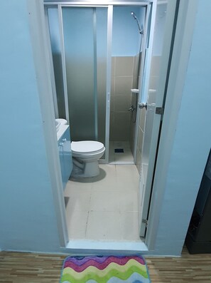 Bruser, håndklæder, Sæbe, Toiletpapir