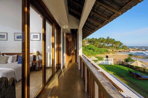 4 bedrooms, down comforters, memory foam beds, individually furnished - Villa Tanderra (Kalametiya)