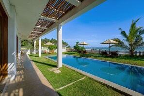 Front of property - Villa Tanderra (Kalametiya)