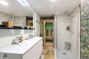 Shower, hair dryer, bidet, towels - Modern family&pet friendly villa with private sauna and beach (Bosljiva Loka)