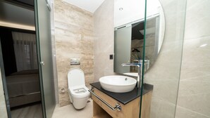 Standard Twin Room | Bilik Mandi | Pancuran mandi, hulu semburan mandi hujan 