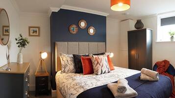 2 bedrooms, iron/ironing board, free WiFi, bed sheets