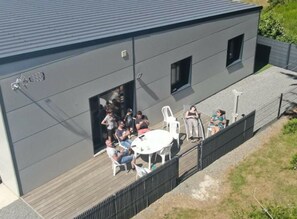 Outdoor dining - Modern house (Pénestin)