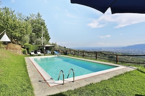 Outdoor pool - THE BARN - Wonderful stone rustic house in the hills with breathtaking views. (Matraina)