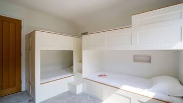 Casa rural | 5 dormitoris, decoració individual i mobiliari individual