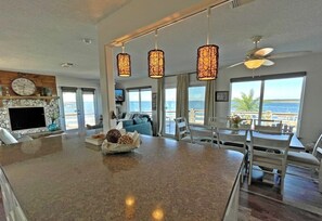 TV, fireplace, stereo