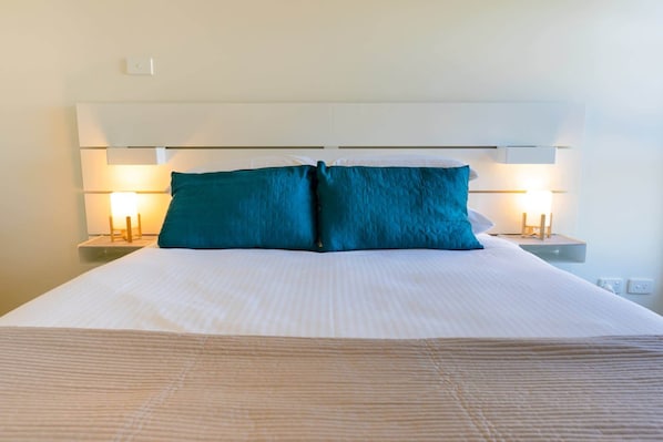 1 chambre, fer et planche à repasser, Wi-Fi, literie fournie