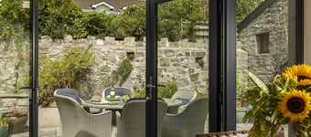 Rexton House is an attractive and spacious property enjoying a quiet location in the beautiful seasi