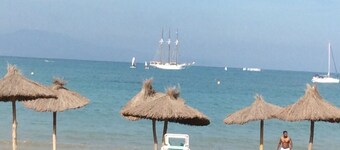 MAGNIFICENT SEA VIEW 150m from the beach 2pers + 1enf app. Air conditioning. Wifi