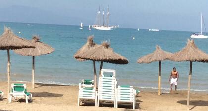 MAGNIFIQUE VUE MER 150m de la plage
2pers + 1enf
app. Clim. Wifi