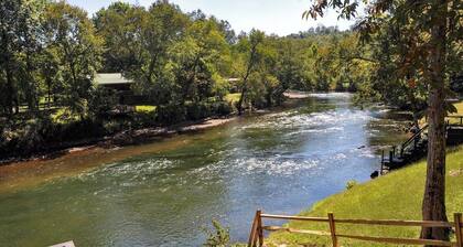River Front Lodge • Close tot he Folk School •