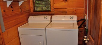 River Front Lodge • Close tot he Folk School •