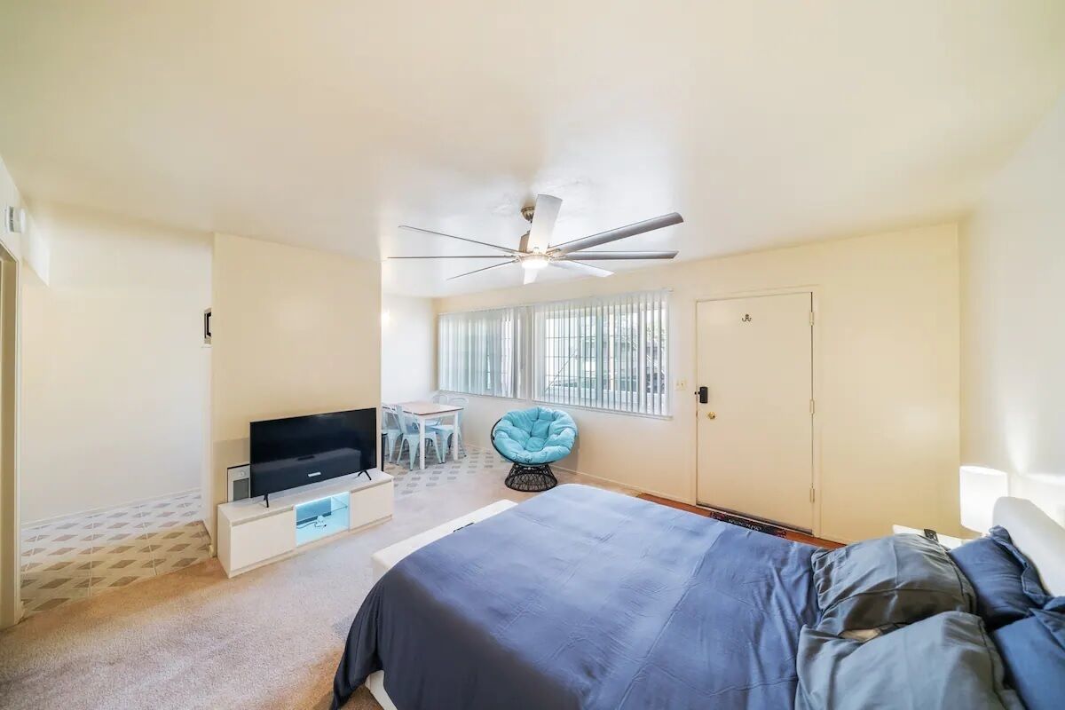 Modern Private Guest Suite in Mountain View!